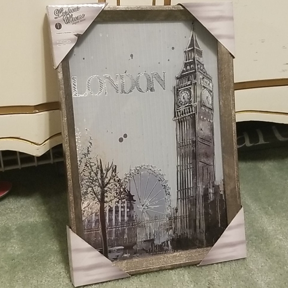 London Wall Decor - Picture 1 of 5